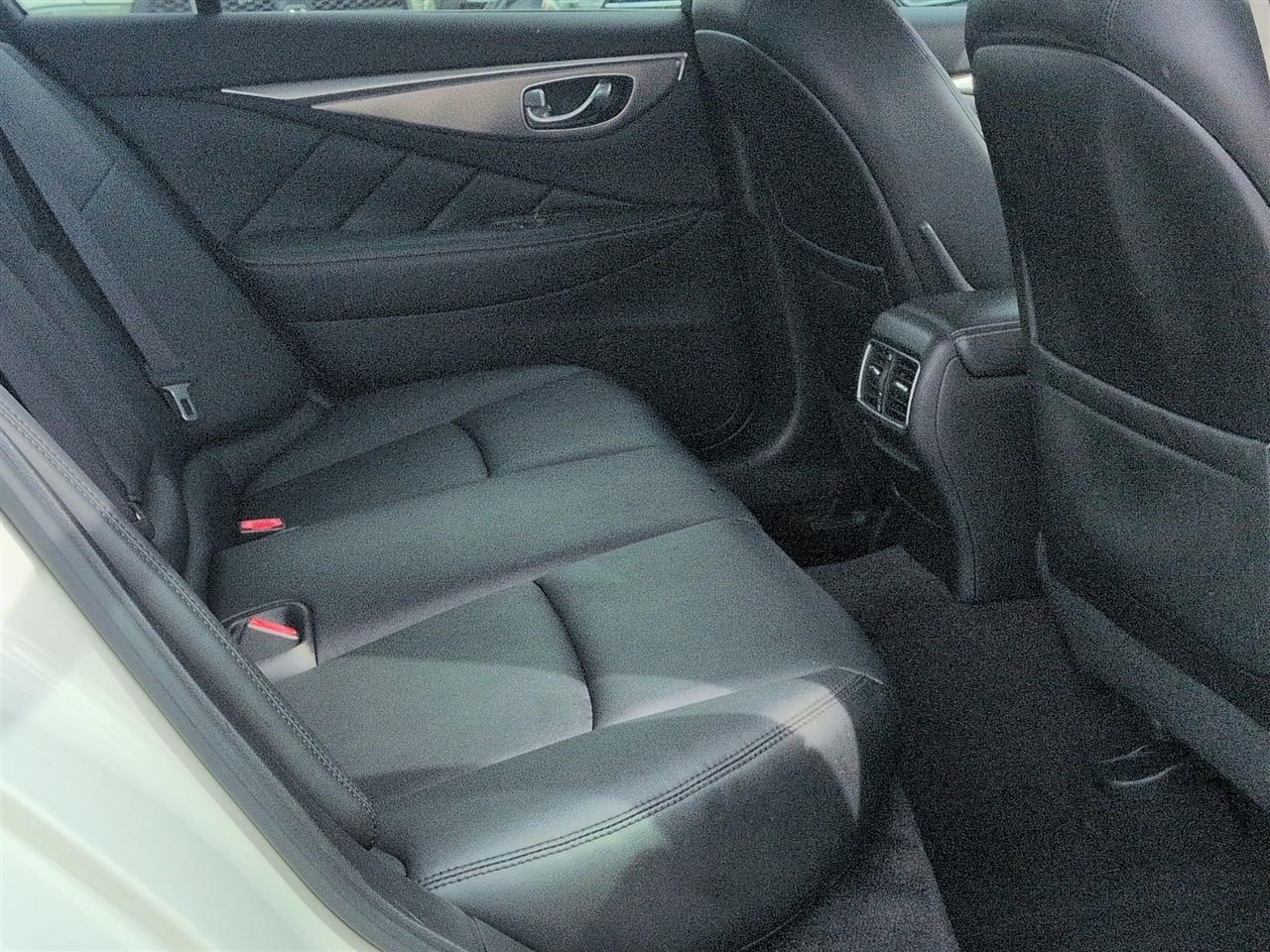 Infiniti Q50 Base 2015