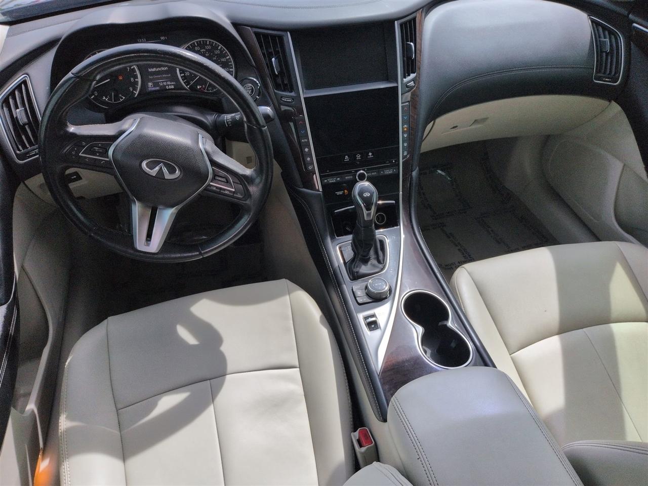 Infiniti Q50 3.0t LUXE 2019