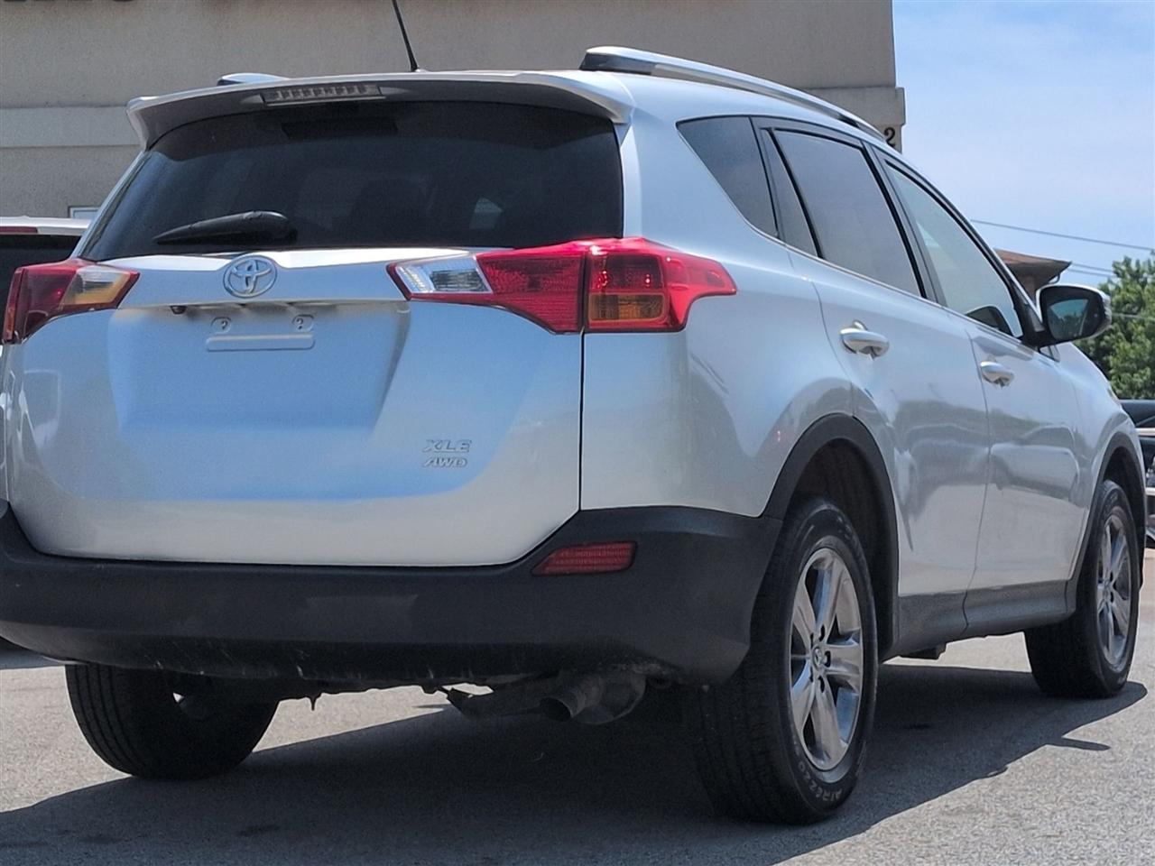 Toyota RAV4 XLE AWD 2015