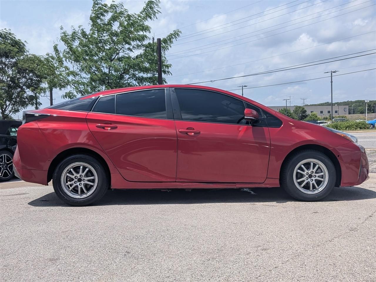 Toyota Prius Two 2018
