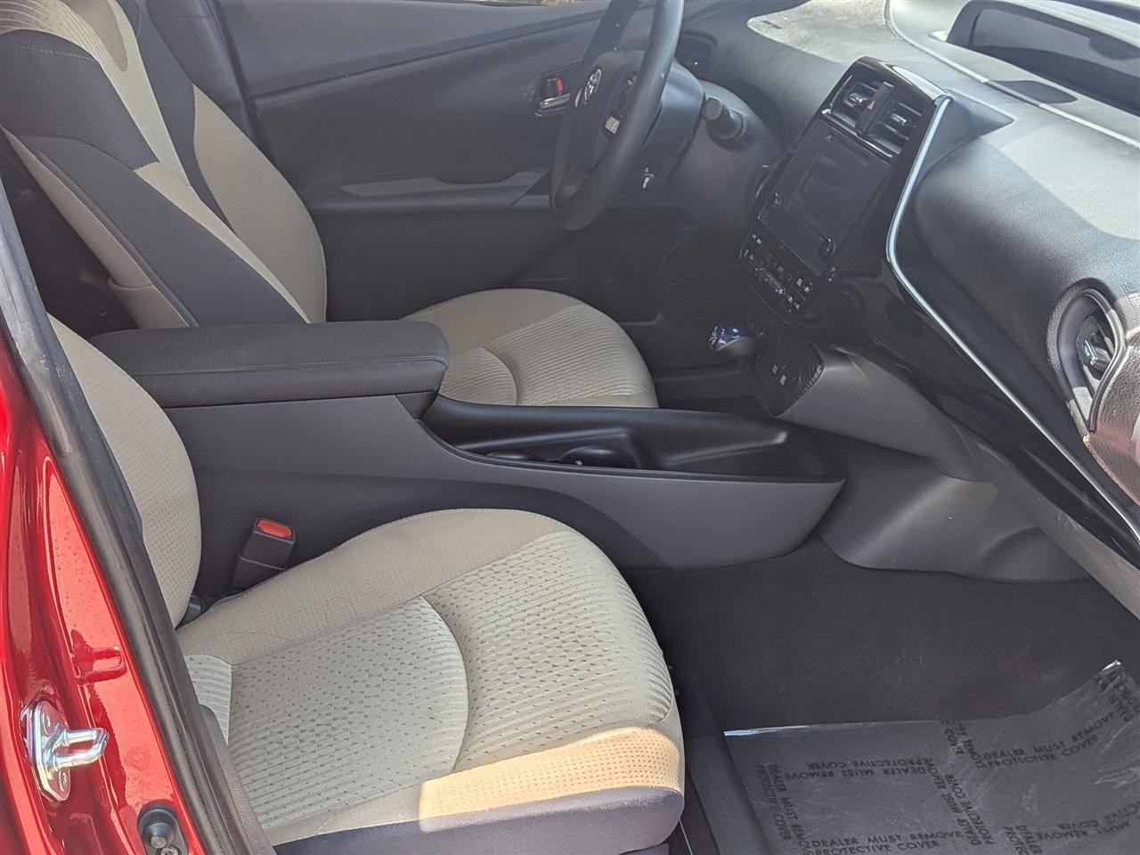 Toyota Prius Two 2018