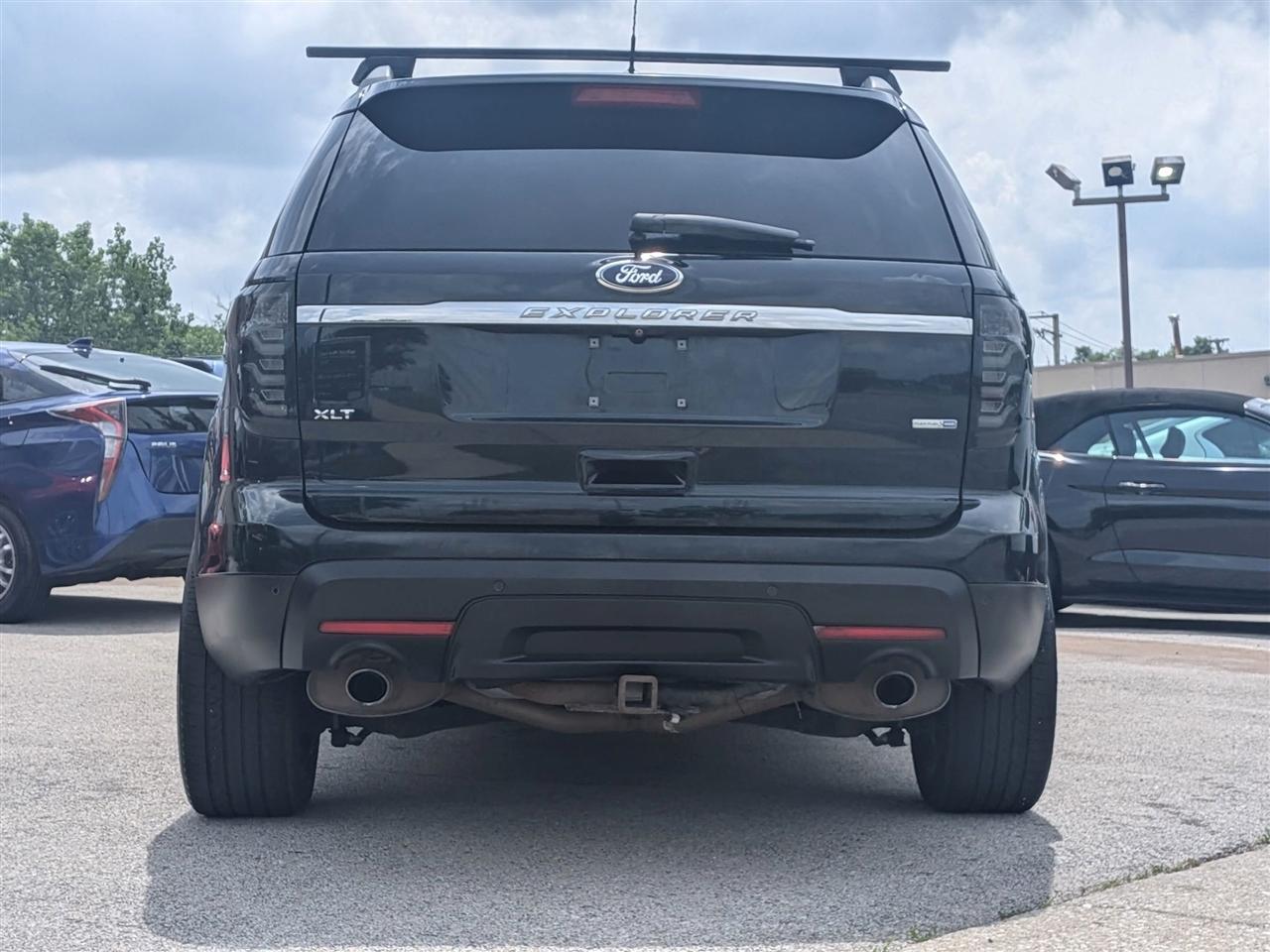 Ford Explorer XLT 4D SUV 4WD 2015