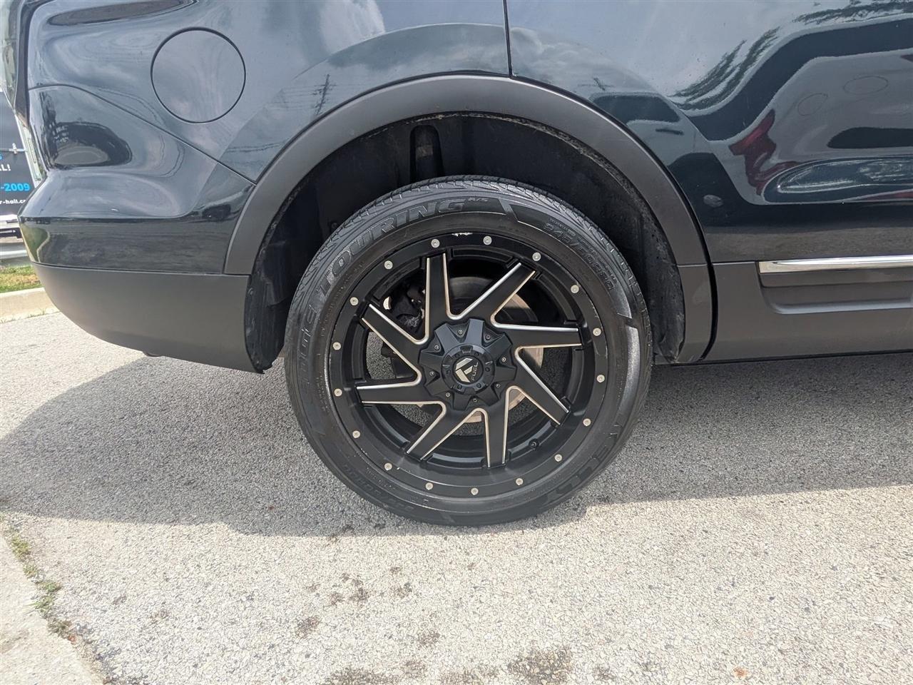 Ford Explorer XLT 4D SUV 4WD 2015