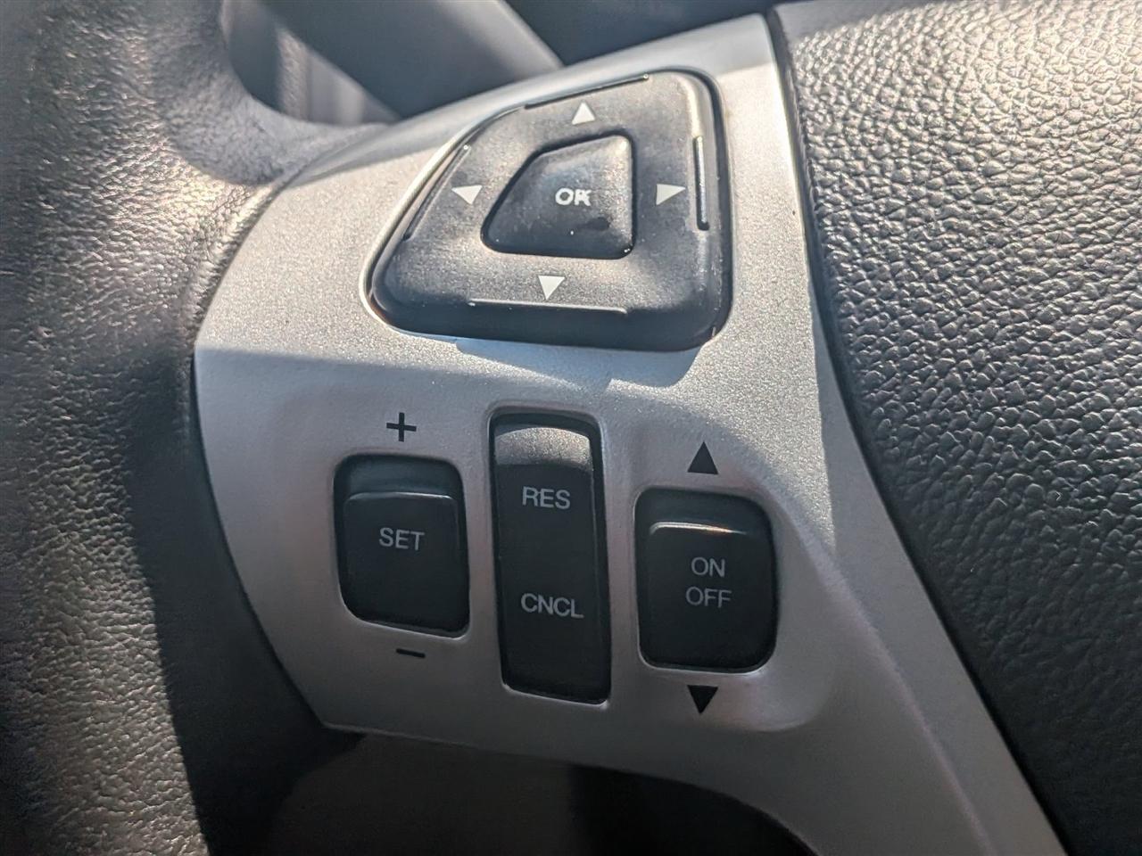 Ford Explorer XLT 4D SUV 4WD 2015