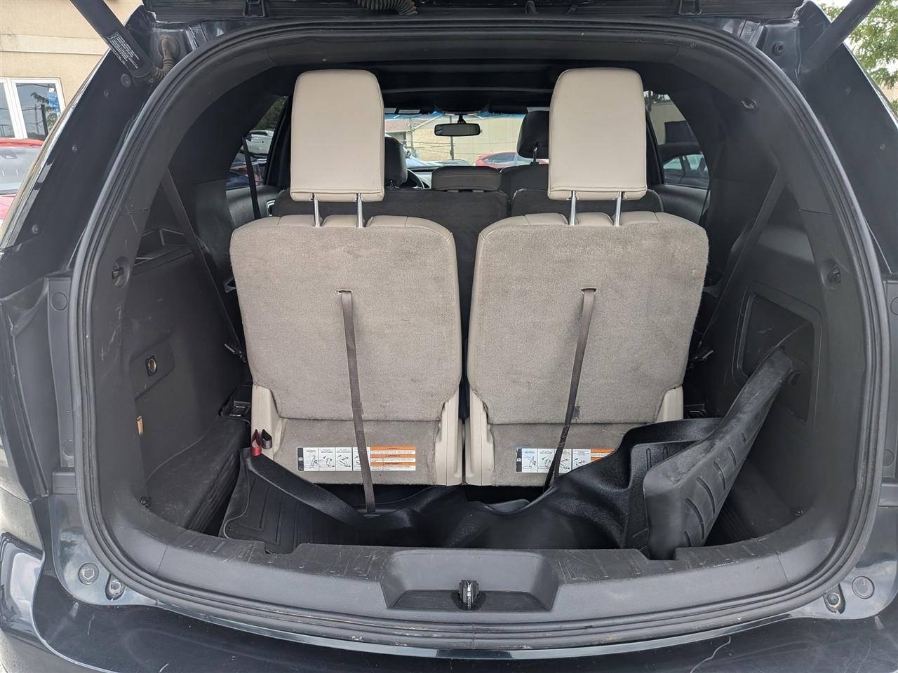 Ford Explorer XLT 4D SUV 4WD 2015
