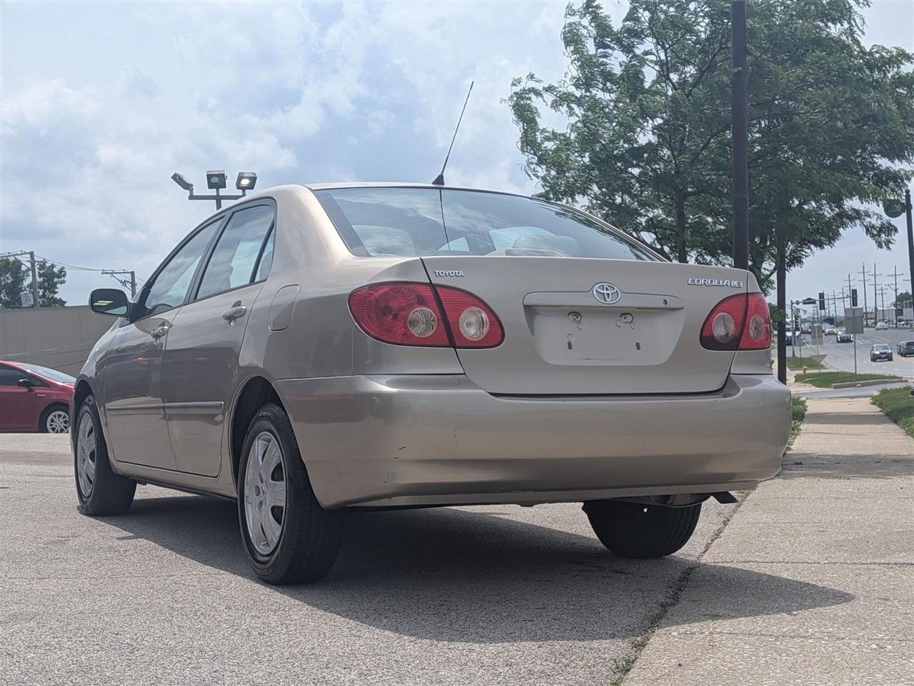 Toyota Corolla CE 4D Sedan 2005