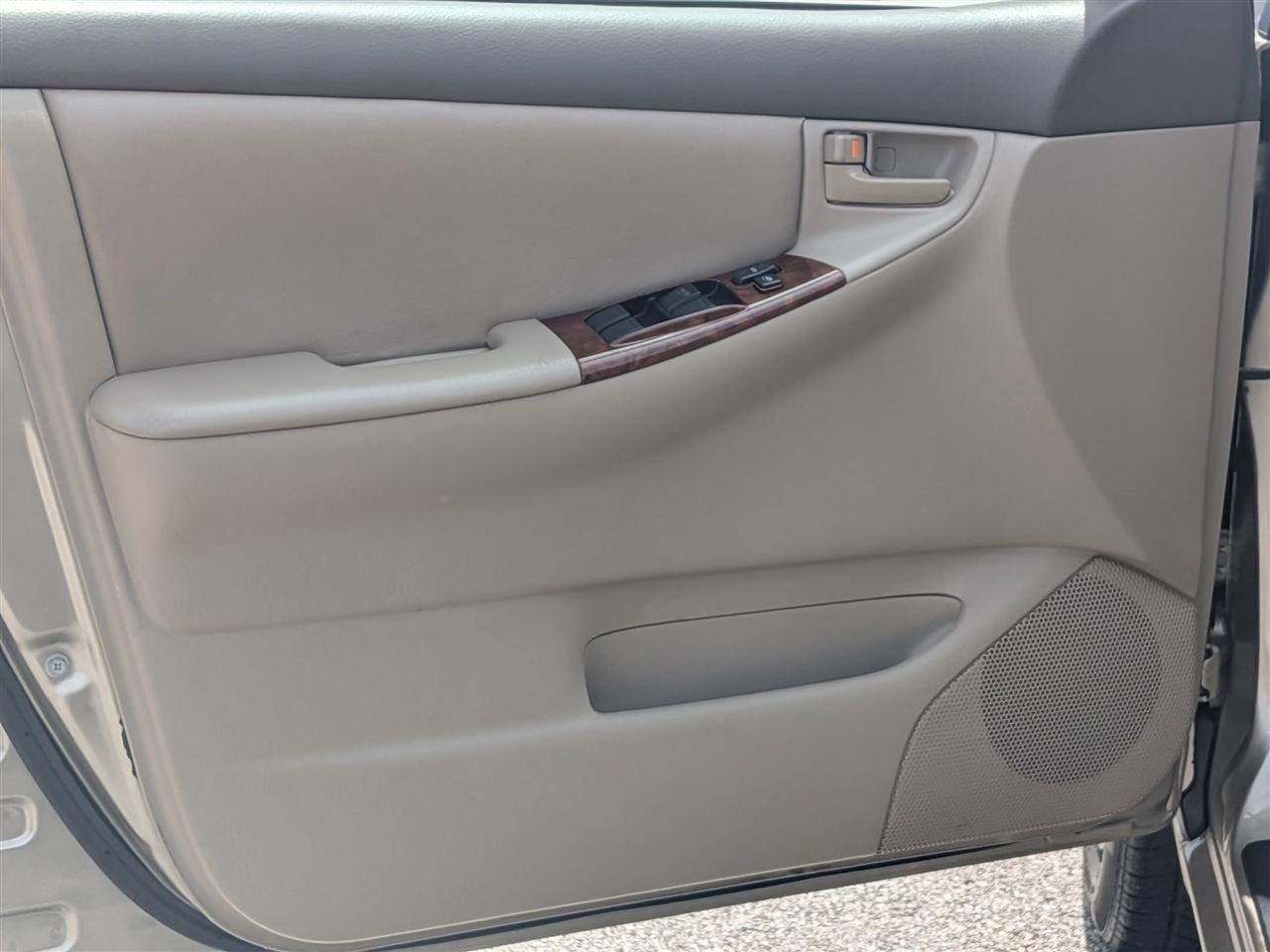 Toyota Corolla CE 4D Sedan 2005