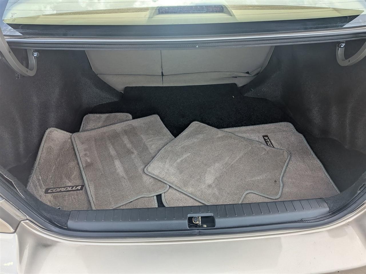 Toyota Corolla CE 4D Sedan 2005