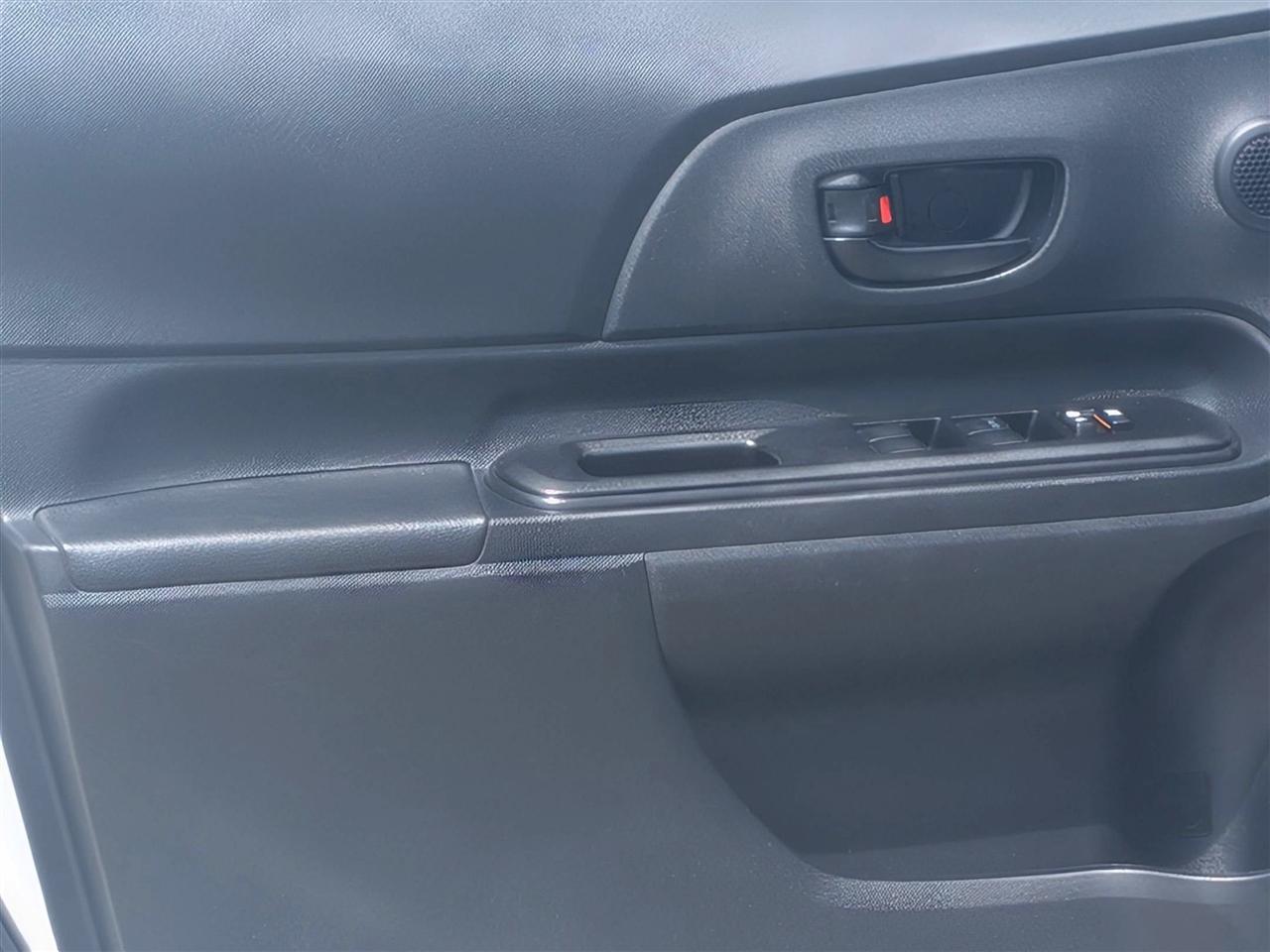 Toyota Prius c Four 2015