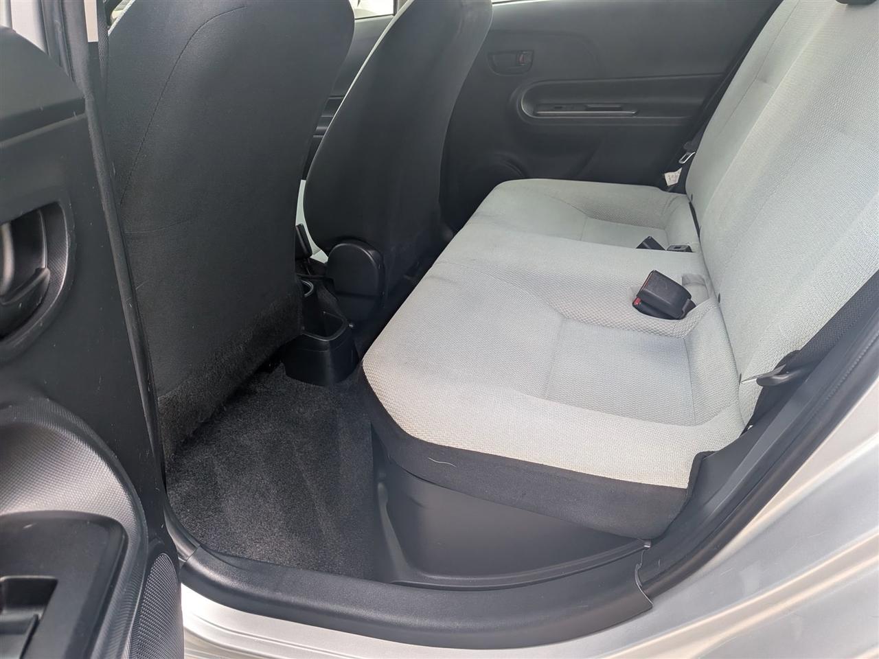 Toyota Prius c Four 2015