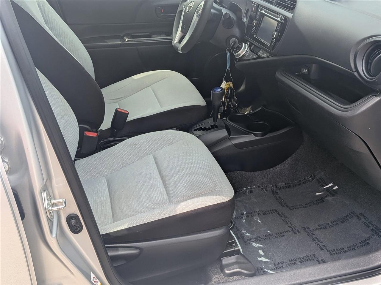 Toyota Prius c Four 2015