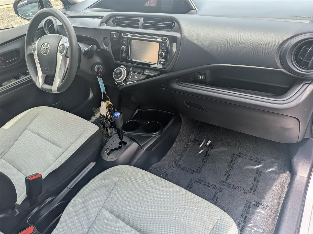 Toyota Prius c Four 2015