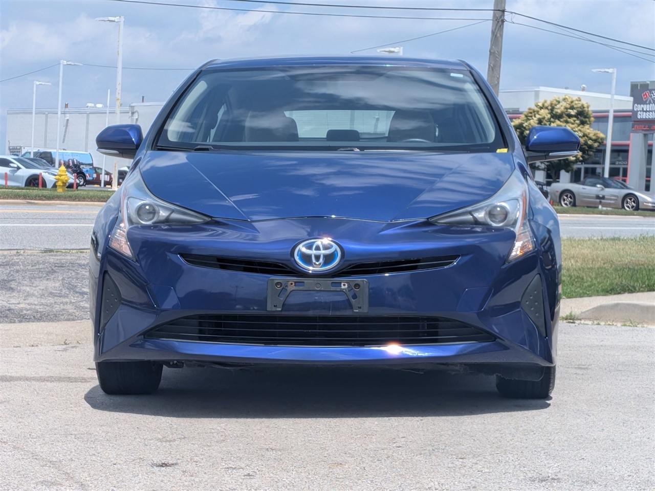 Toyota Prius Two 2016