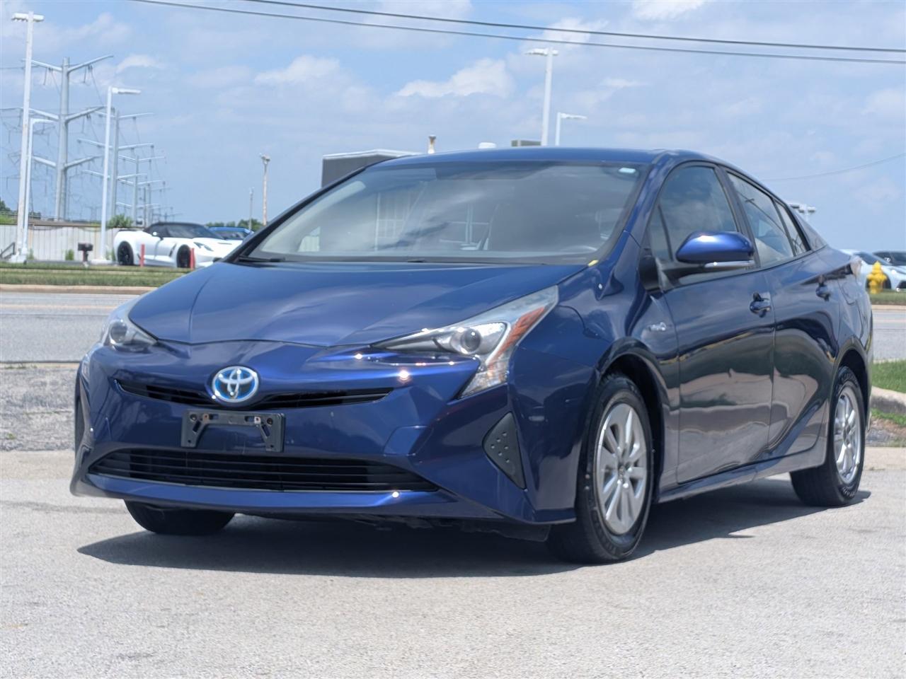 Toyota Prius Two 2016