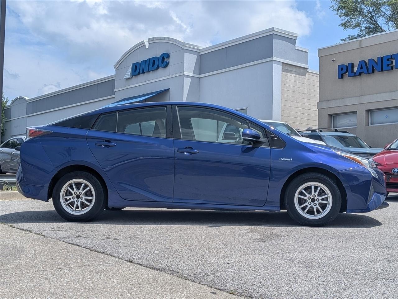 Toyota Prius Two 2016