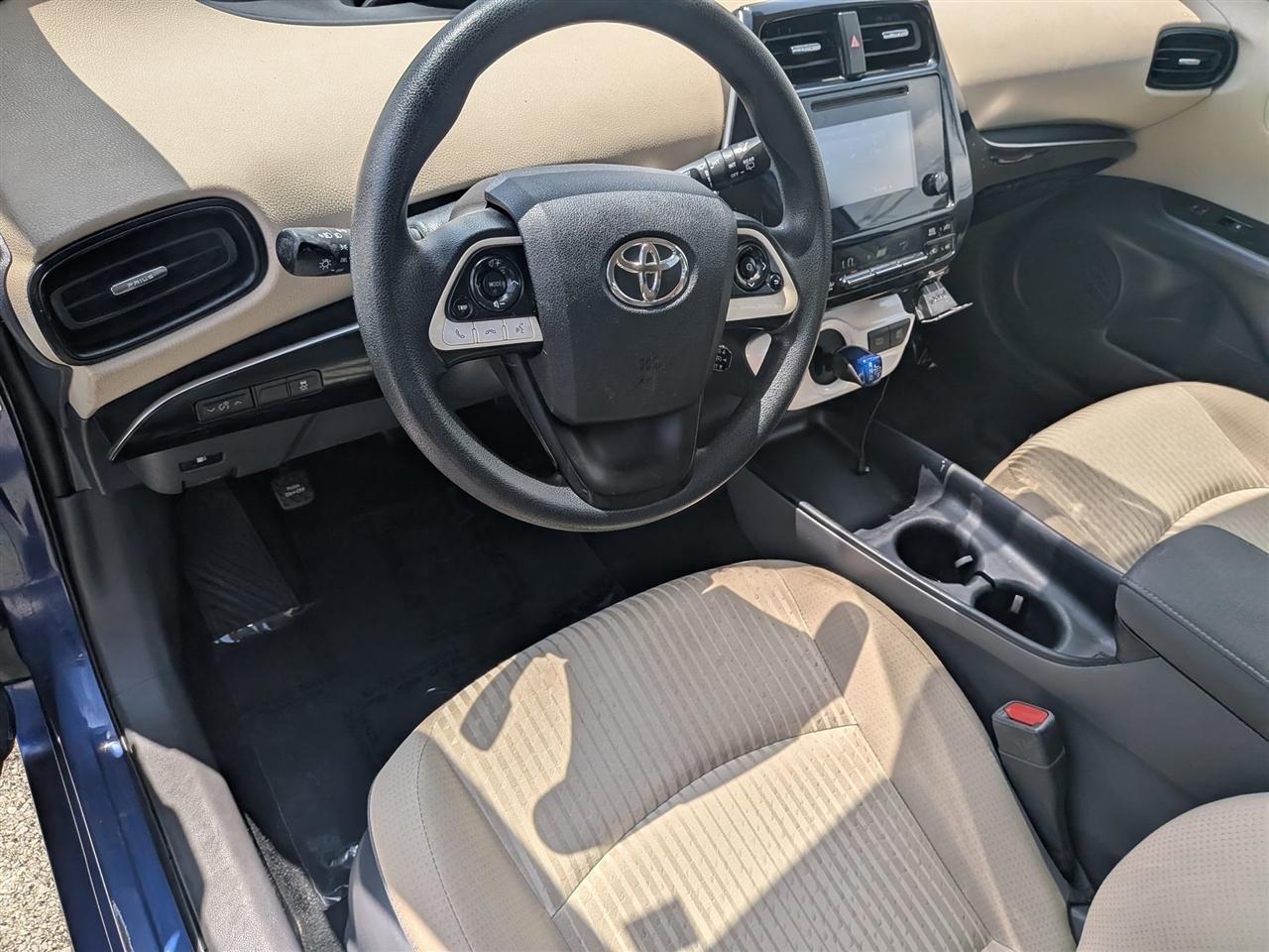 Toyota Prius Two 2016