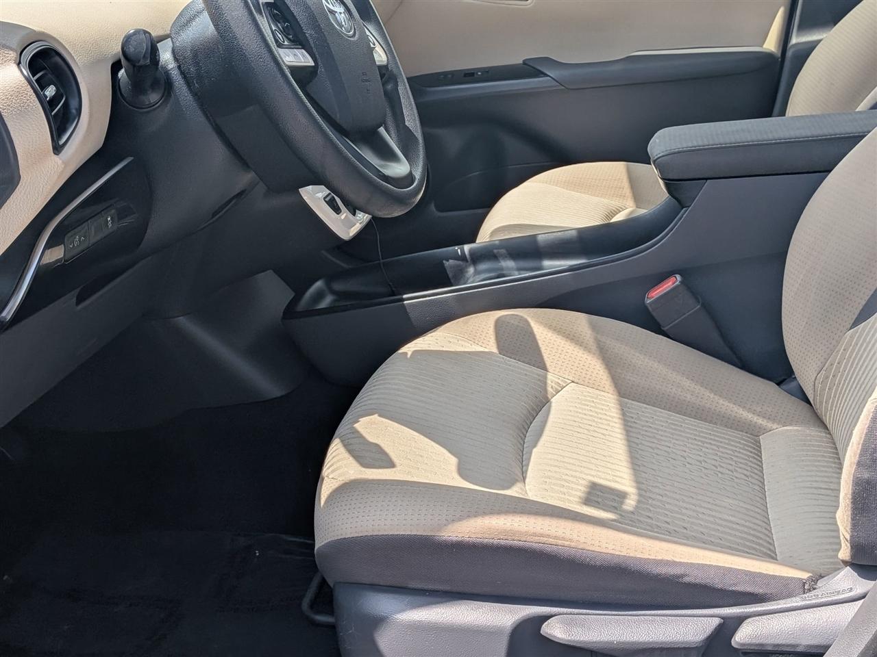 Toyota Prius Two 2016