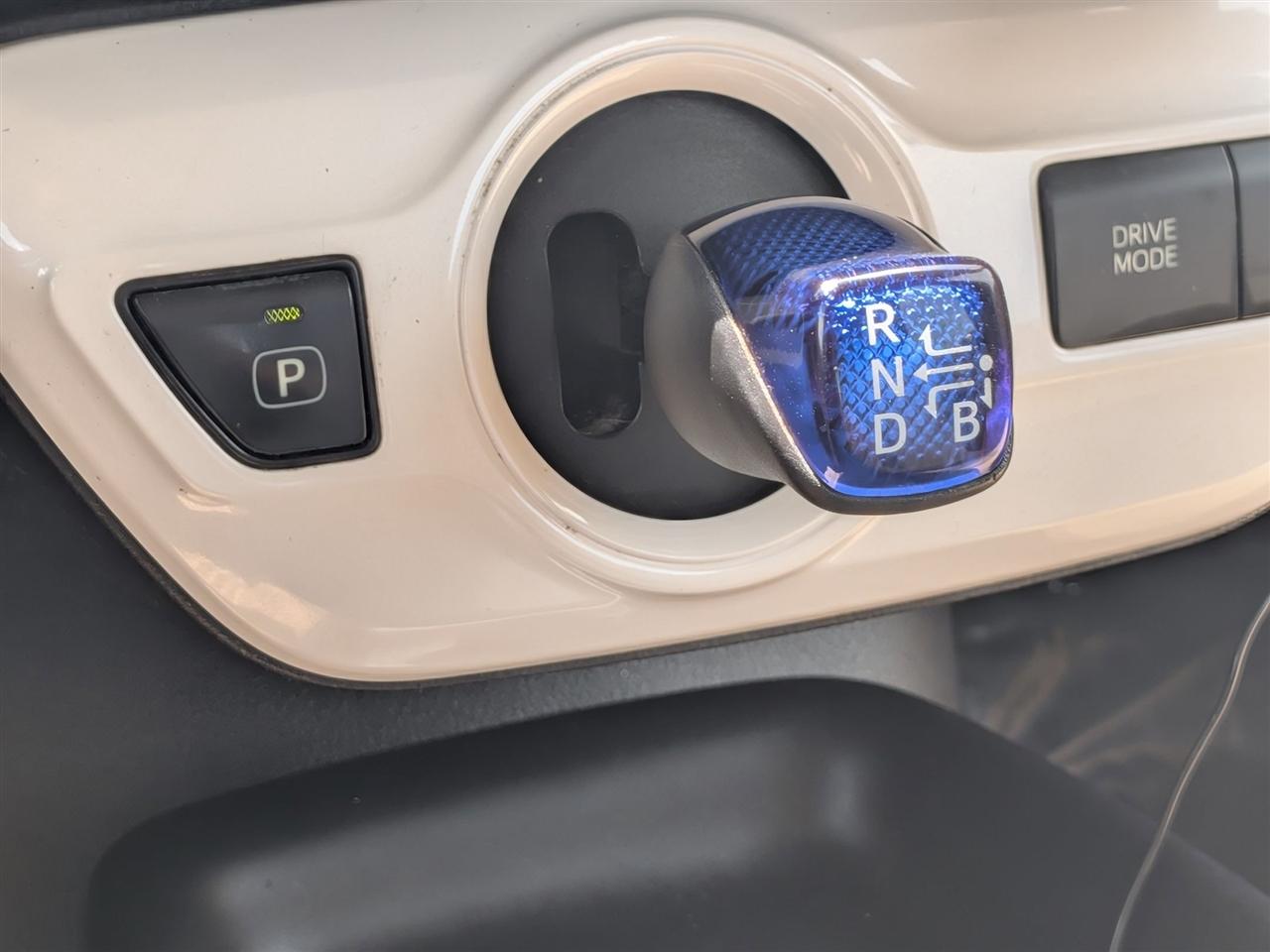 Toyota Prius Two 2016