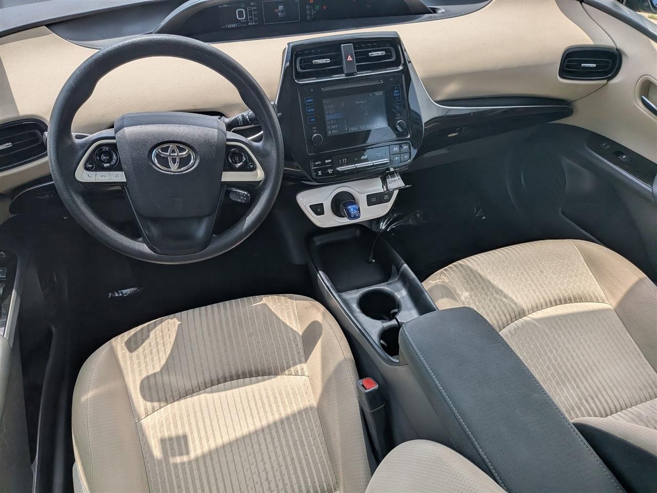 Toyota Prius Two 2016
