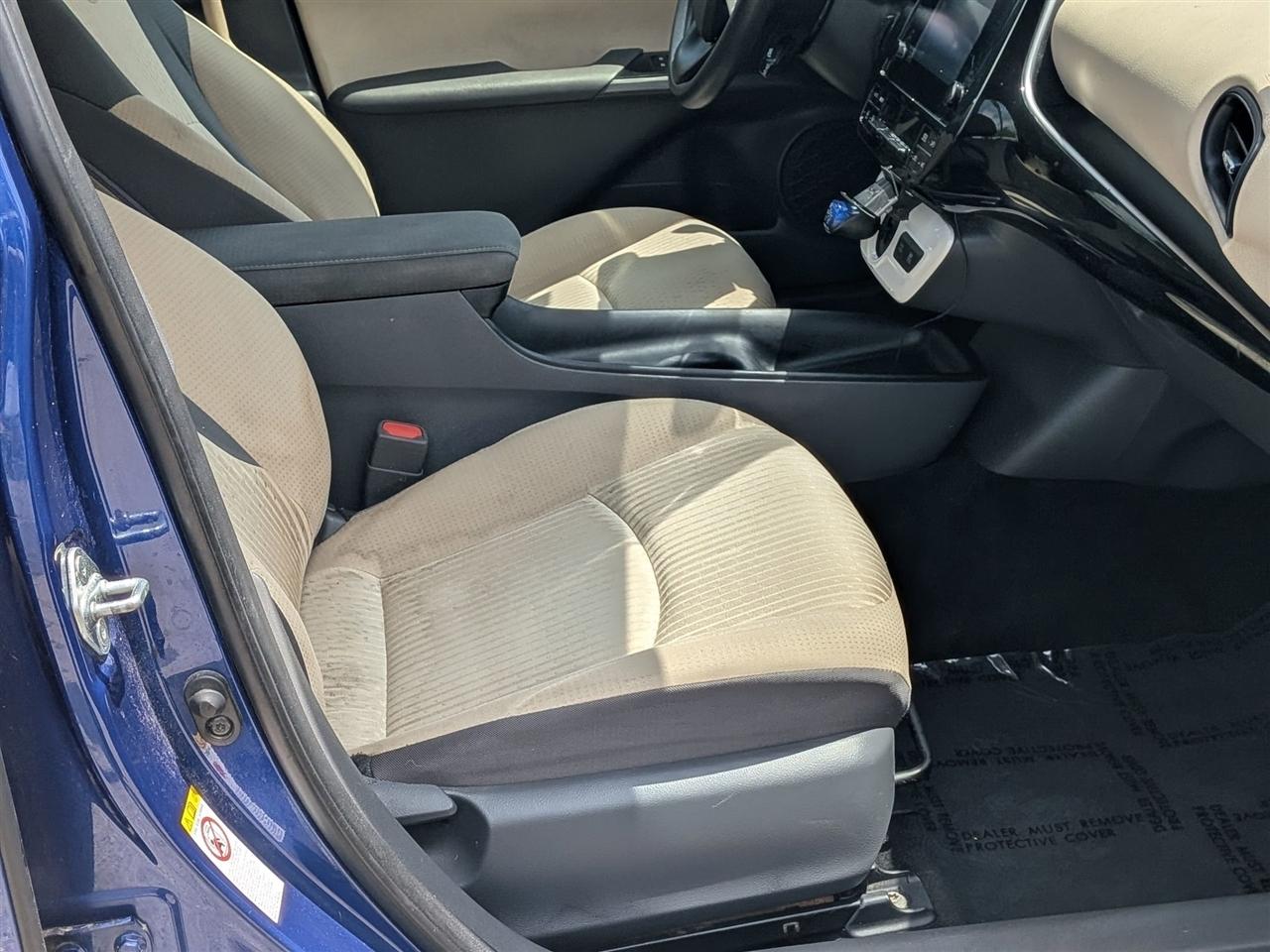 Toyota Prius Two 2016