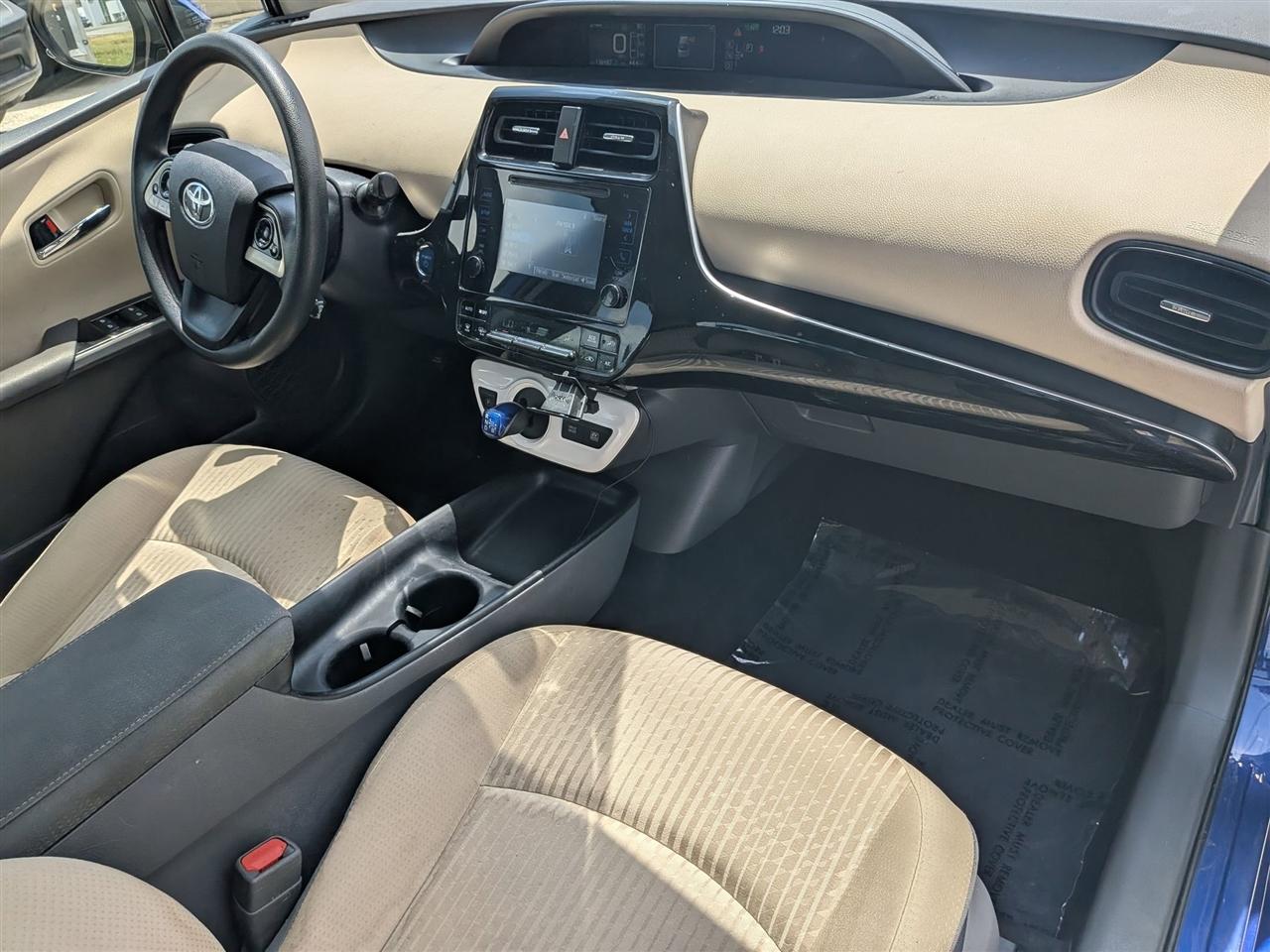 Toyota Prius Two 2016