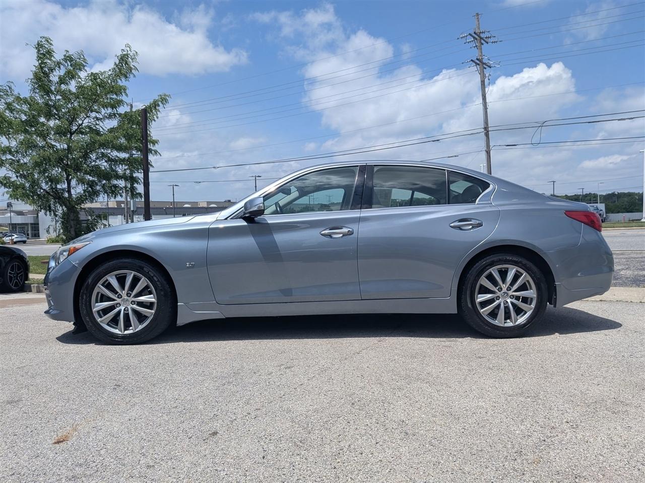 Infiniti Q50 Premium AWD 2014