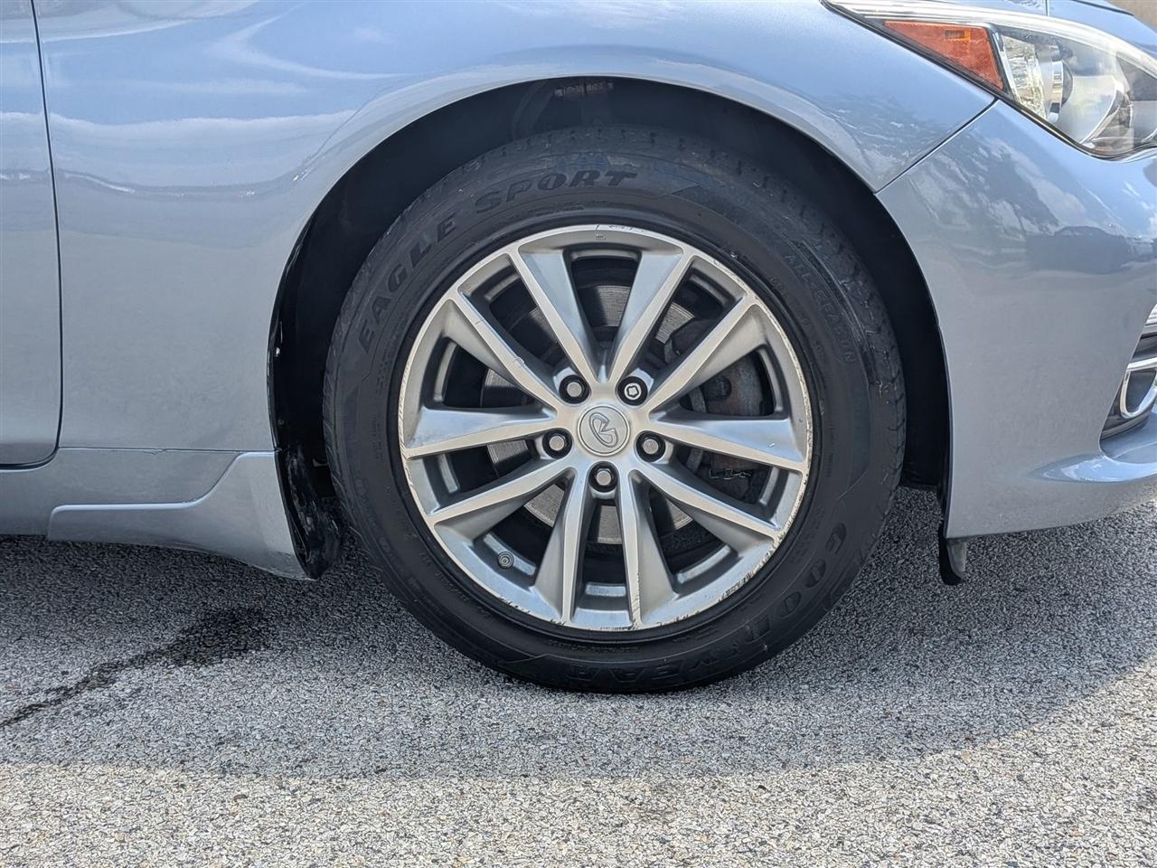 Infiniti Q50 Premium AWD 2014