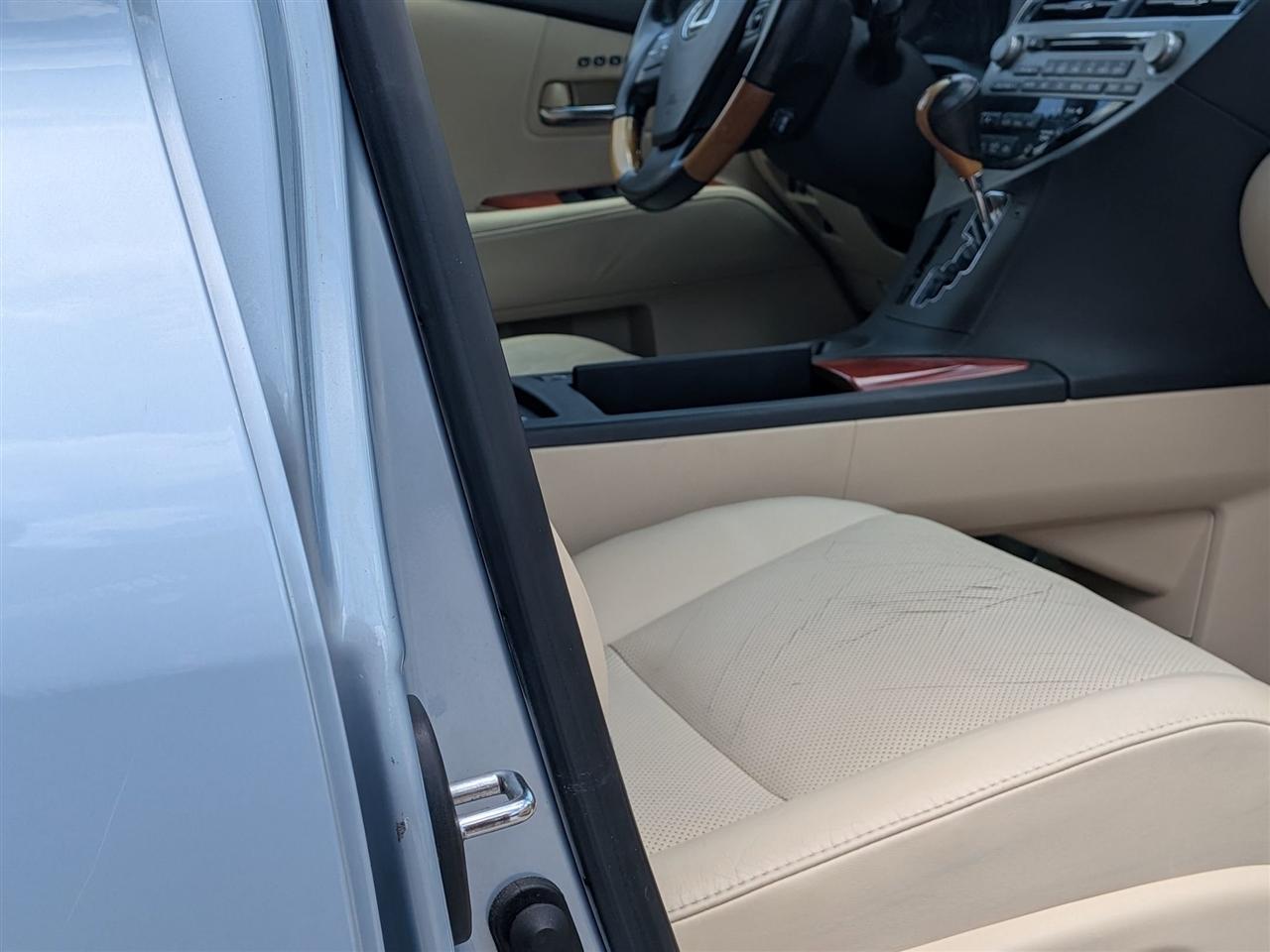 Lexus RX 350 4D SUV AWD 2011
