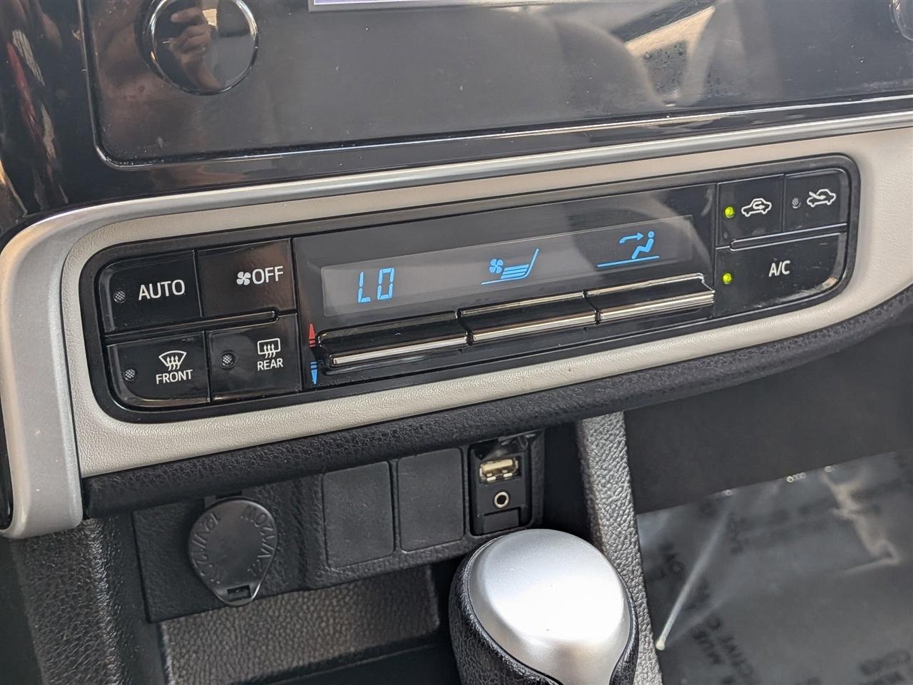 Toyota Corolla LE 4D Sedan 2017