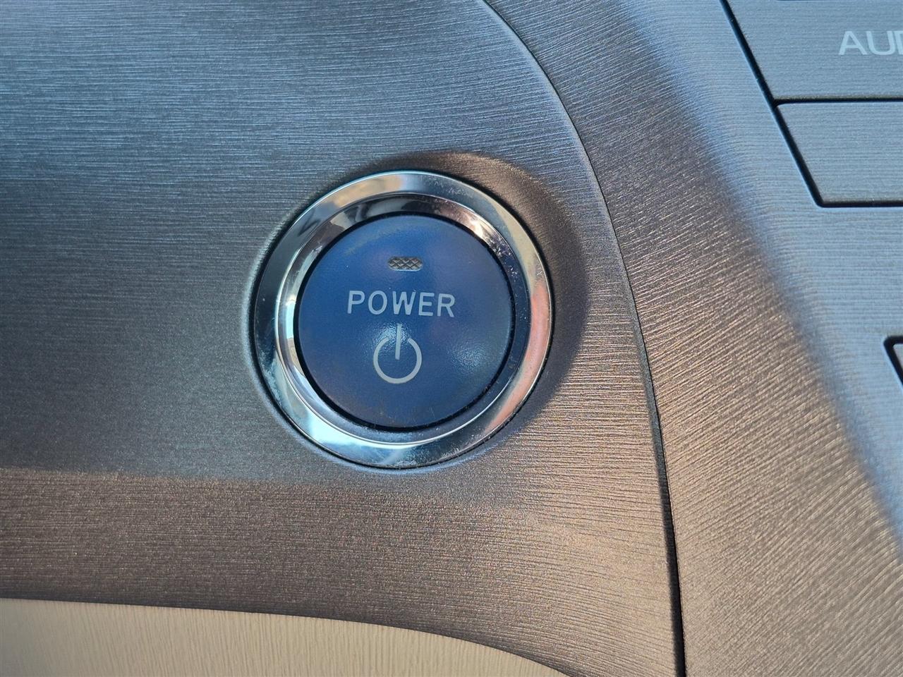 Toyota Prius Three 2014