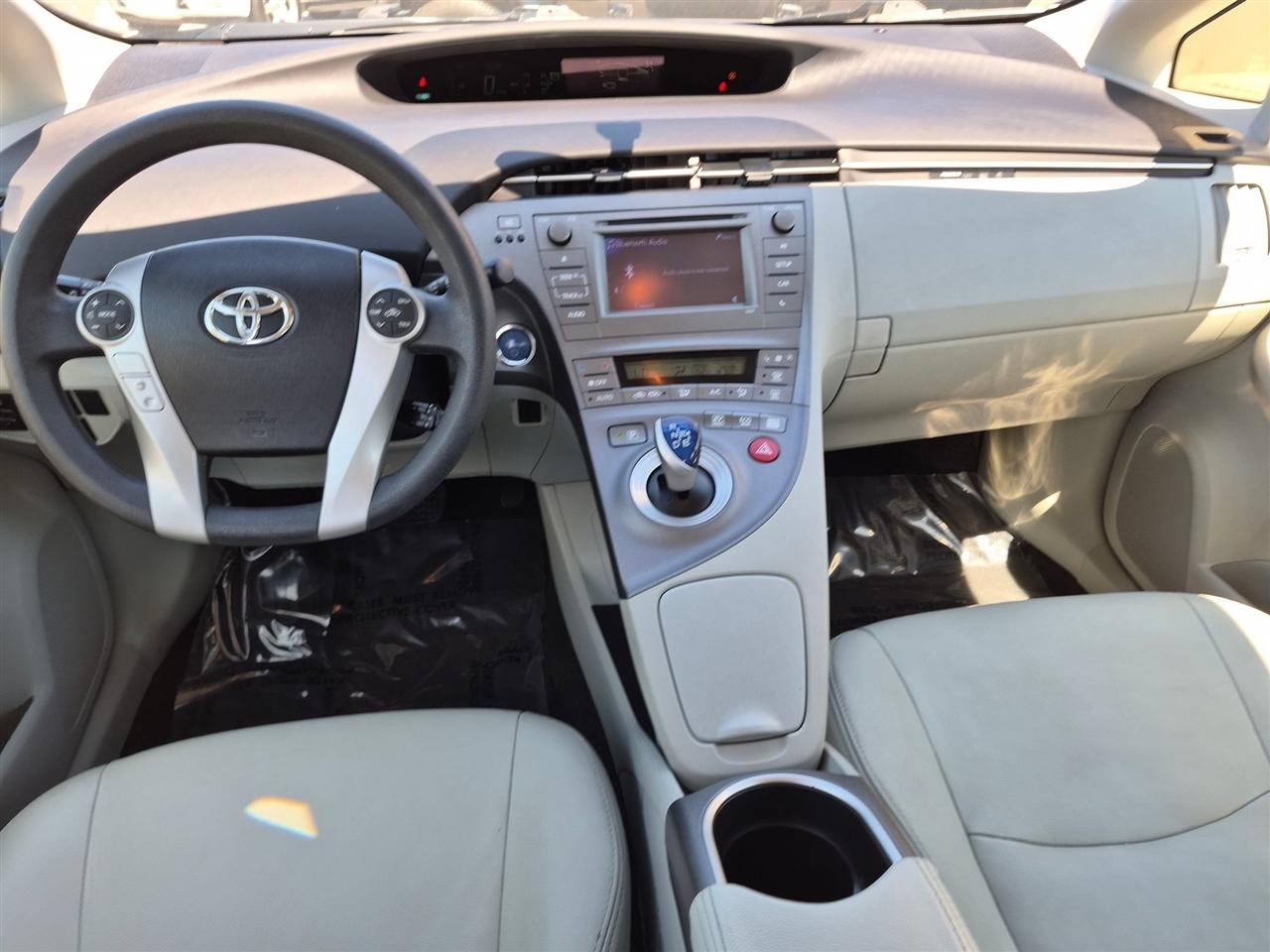 Toyota Prius Three 2014