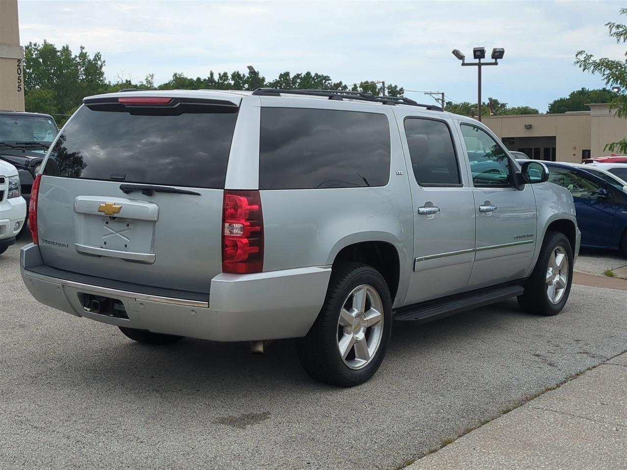 Chevrolet Suburban LTZ 1500 4WD 2013