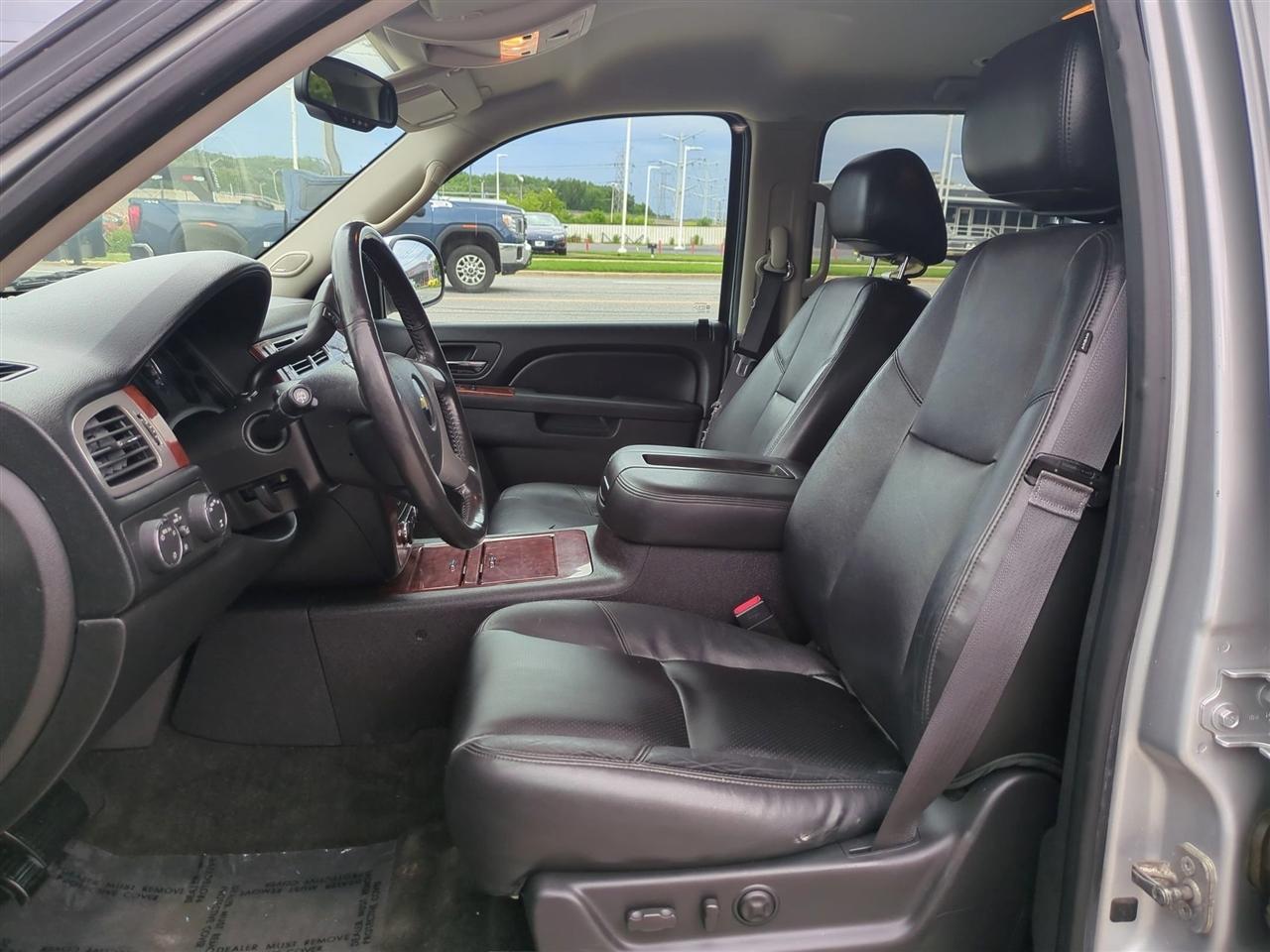 Chevrolet Suburban LTZ 1500 4WD 2013