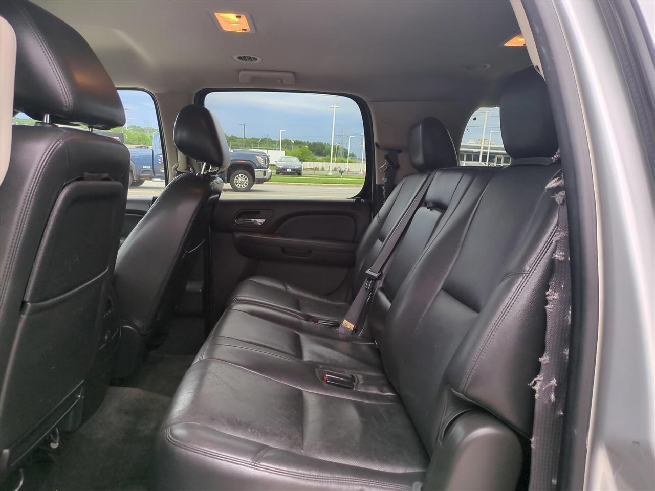 Chevrolet Suburban LTZ 1500 4WD 2013