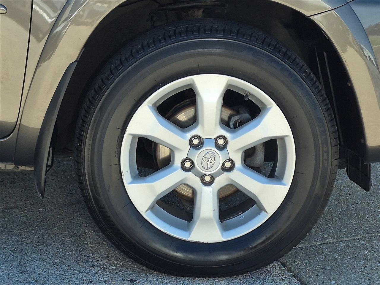Toyota RAV4 Limited I4 4WD 2012