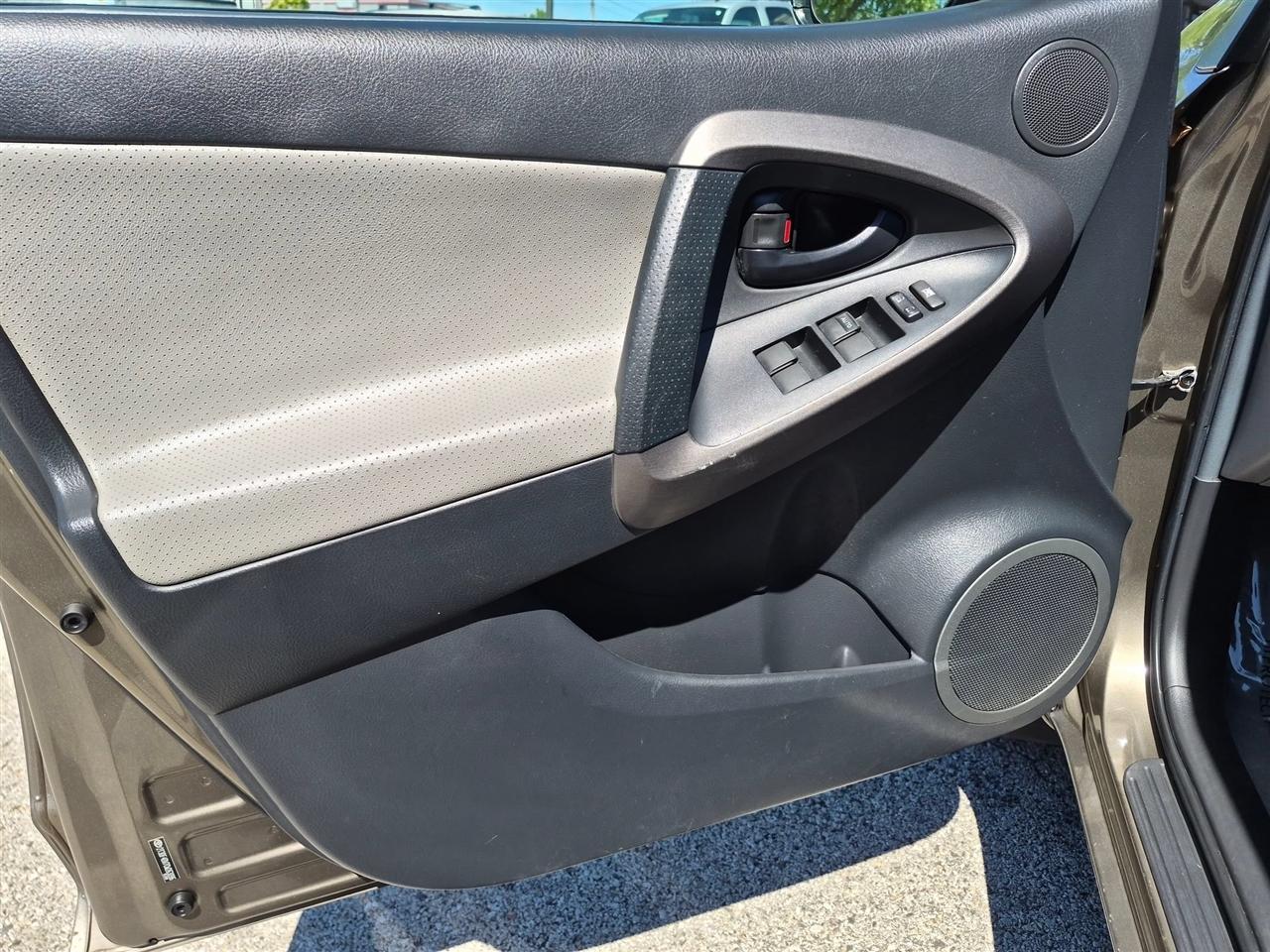 Toyota RAV4 Limited I4 4WD 2012
