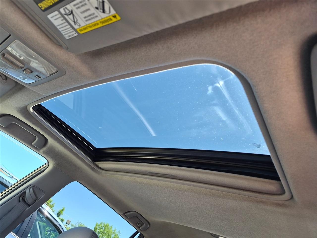 Toyota RAV4 Limited I4 4WD 2012