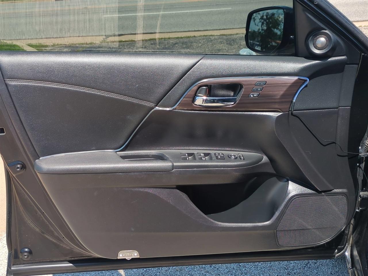 Honda Accord Touring 4D Sedan V6 2017