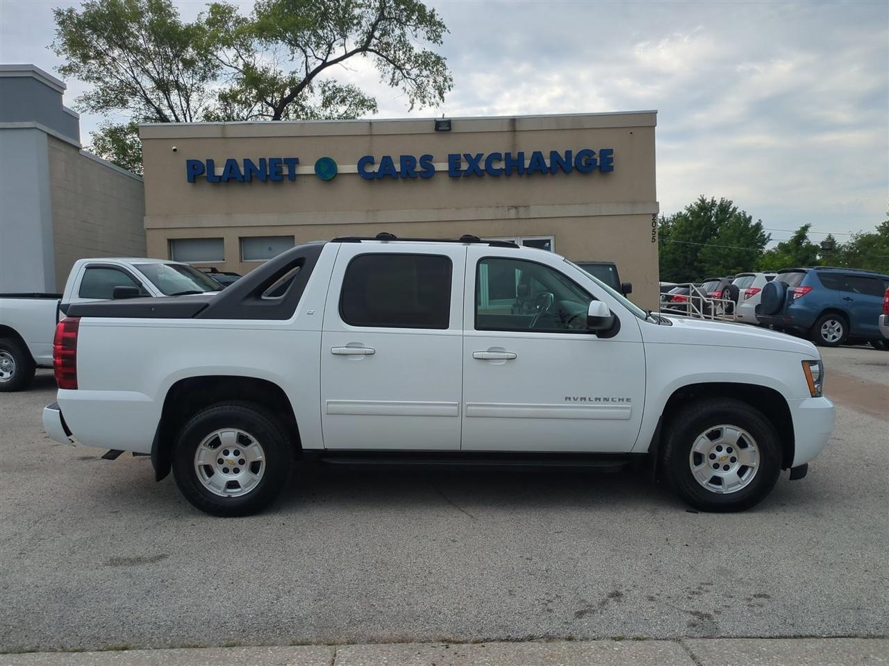 Chevrolet Avalanche LT 4WD 2011