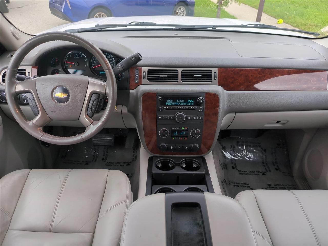 Chevrolet Avalanche LT 4WD 2011