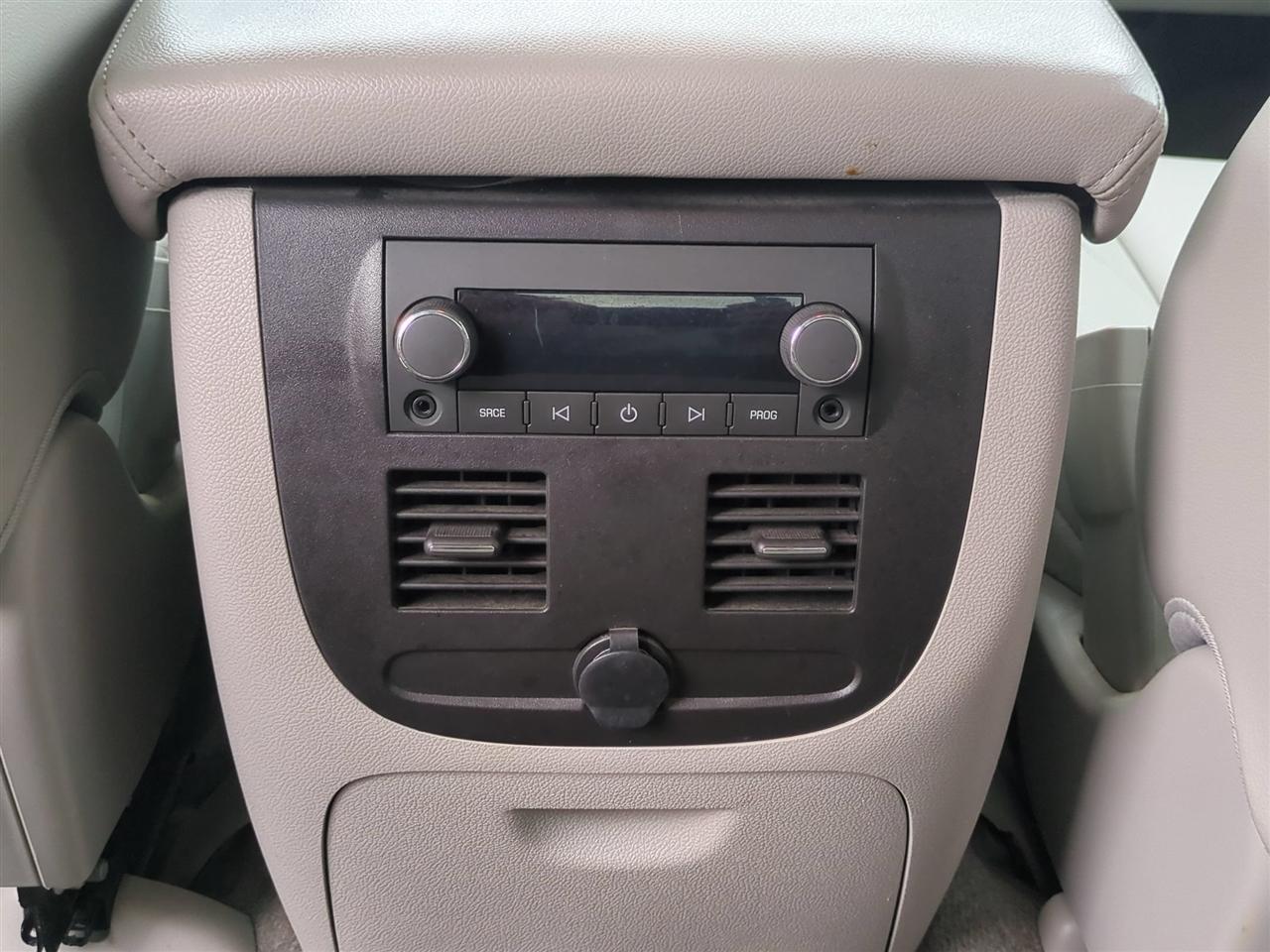 Chevrolet Avalanche LT 4WD 2011