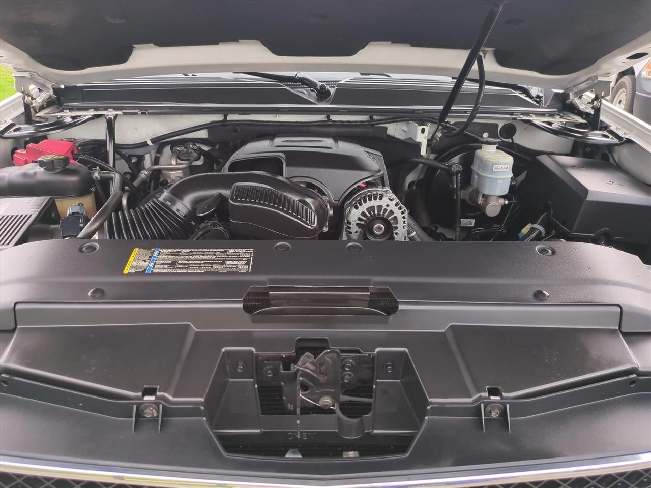 Chevrolet Avalanche LT 4WD 2011