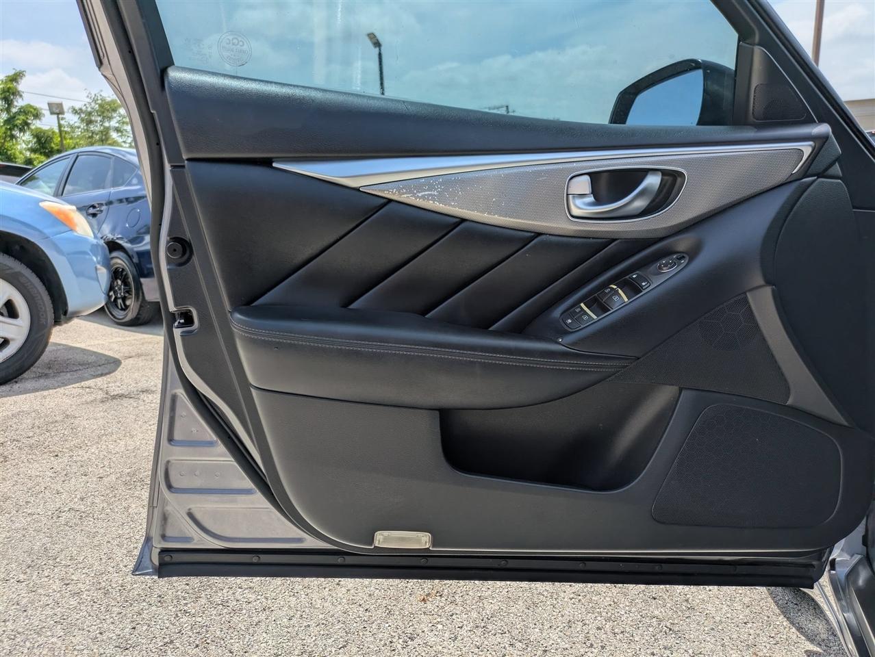 Infiniti Q50 Premium 4D Sedan AWD 2014