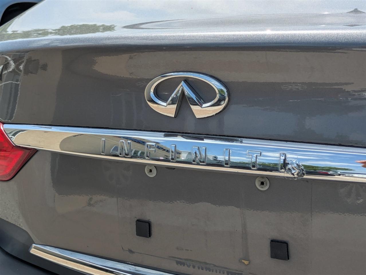 Infiniti Q50 Premium 4D Sedan AWD 2014