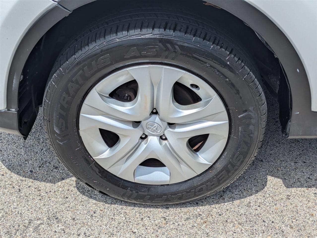 Toyota RAV4 LE AWD 2013