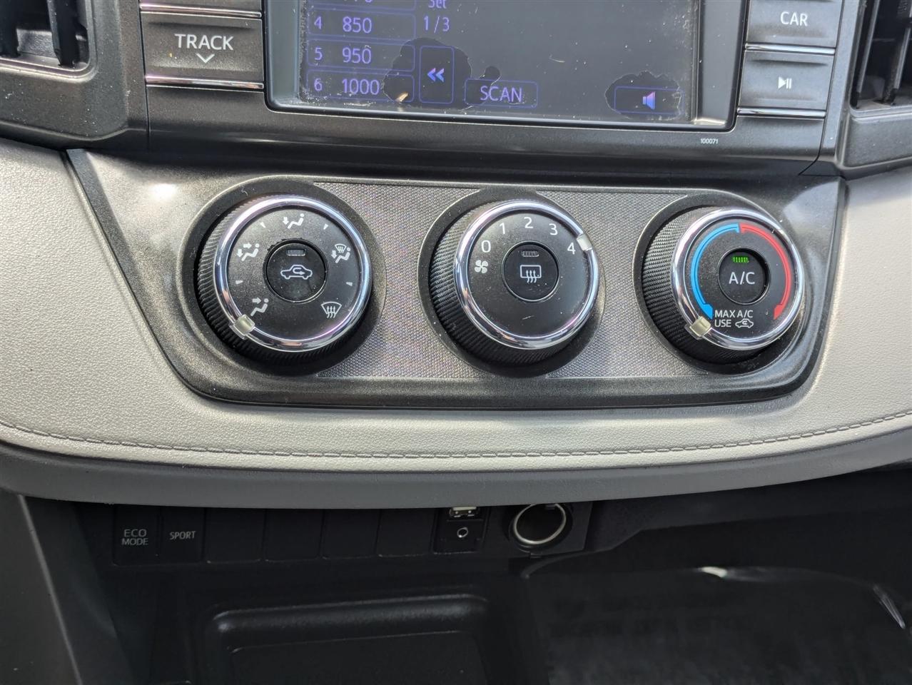 Toyota RAV4 LE AWD 2013