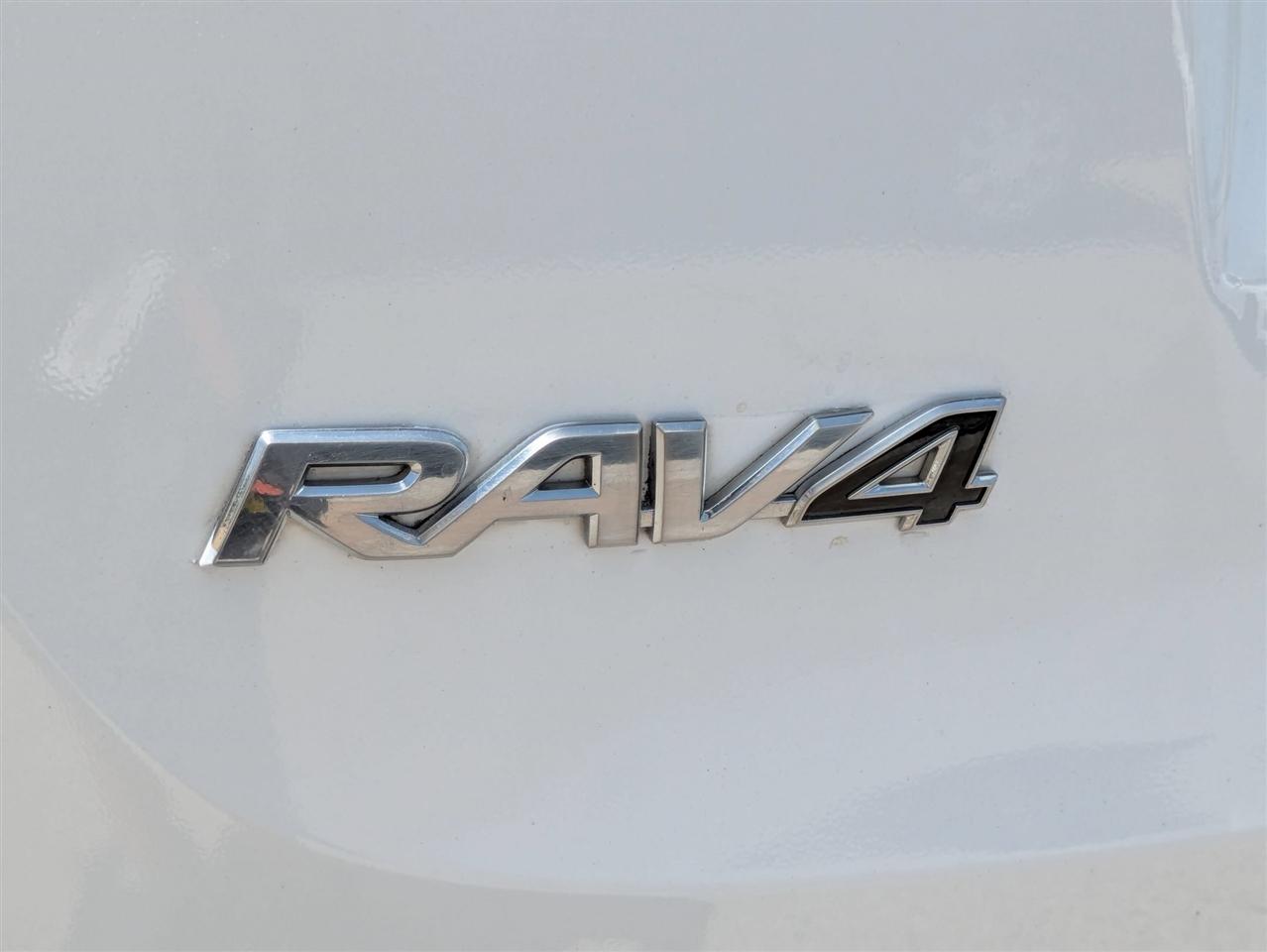 Toyota RAV4 LE AWD 2013