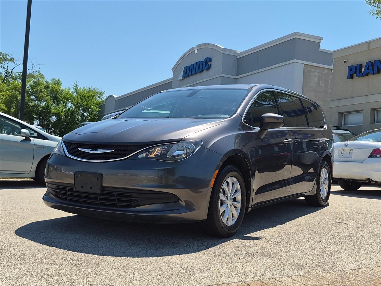 Chrysler Pacifica Touring 2017