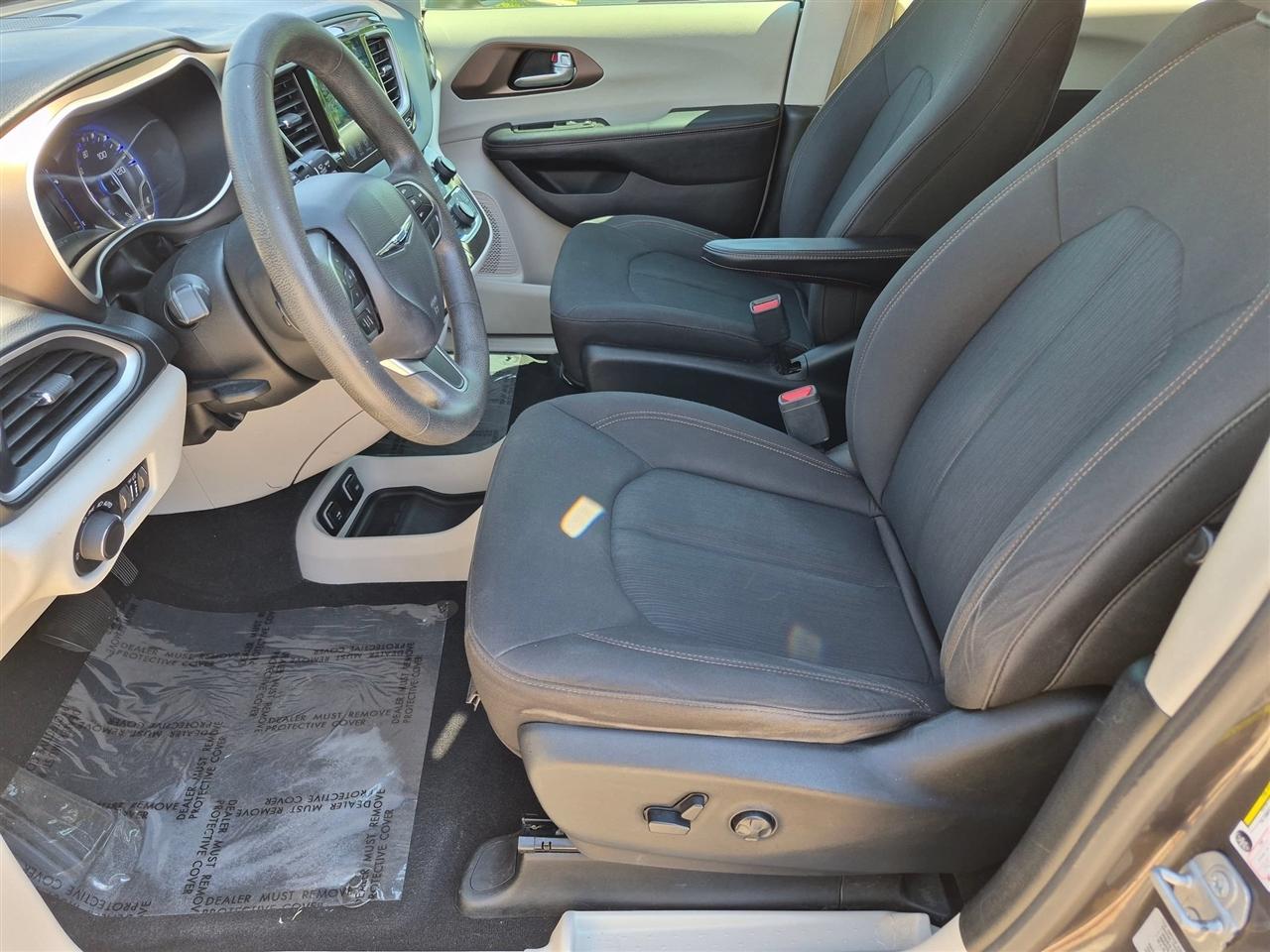 Chrysler Pacifica Touring 2017