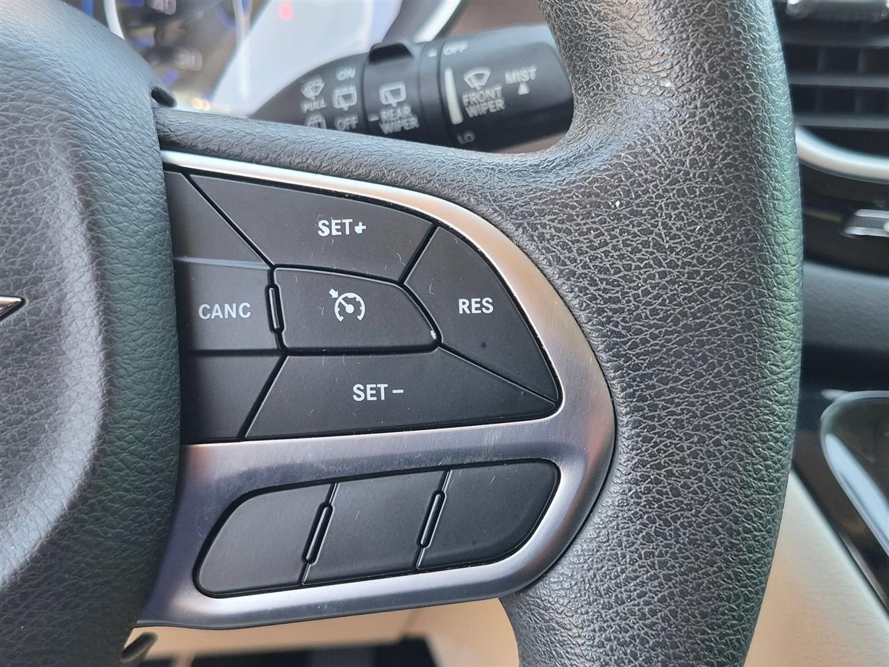 Chrysler Pacifica Touring 2017